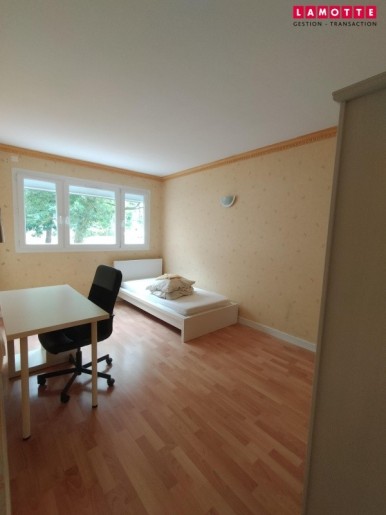 Appartement à louer 5 pièces - 84 m²