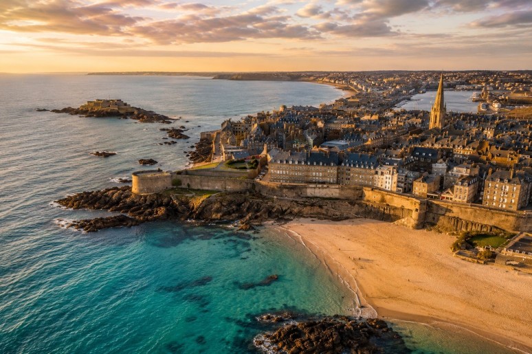Terrain + Maison neuve de 200&nbsp;m² à Saint-Malo